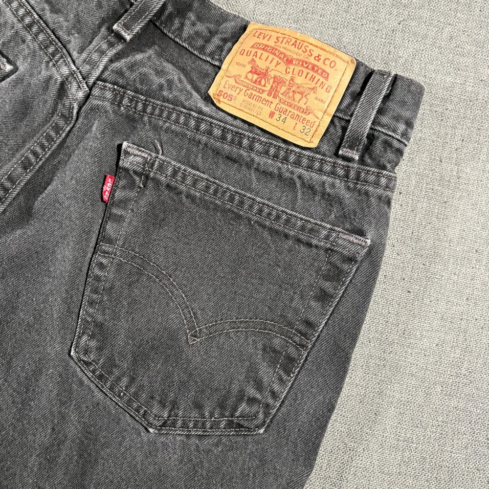 Vintage 2000 Levi's 505 Jeans Men 34x32 Black Made in USA Red Batwing Washed